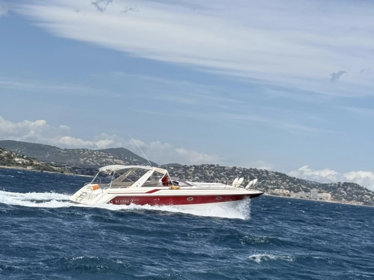 Pronajmout Motorová loď se skipperem či ne Sunseeker v Saint-Tropez