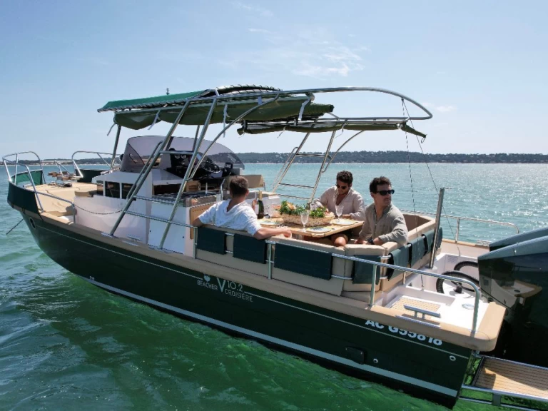 Pronájem Motorová loď Beacher s licencí