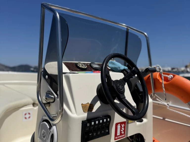 Pronájem lodi Ranieri Azzura v Zakynthos  na Samboatu