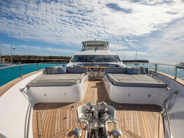 Pronajmout Jachta se skipperem či ne Sunseeker v Ibiza Town