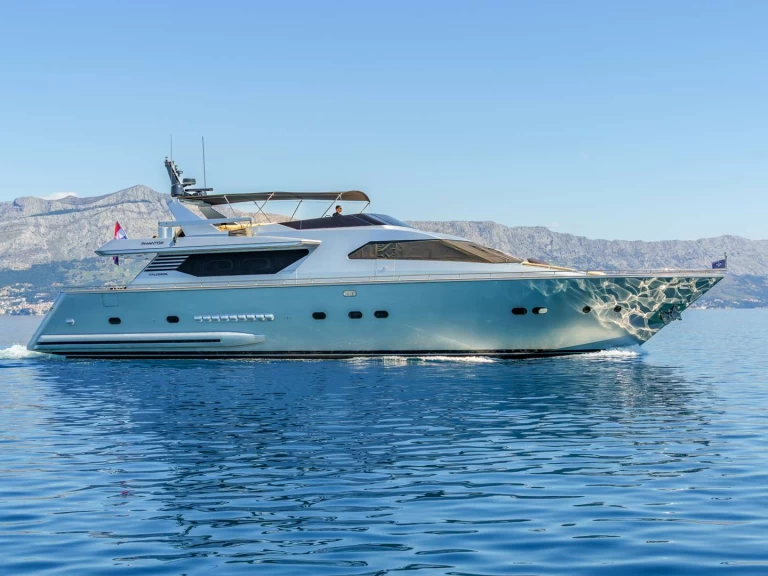 Pronájem lodi Split lákavé ceny PHANTOM