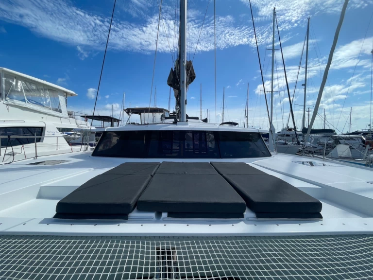 Fountaine Pajot Saona 47 jednotlivci a charterové společnosti v Ao Po