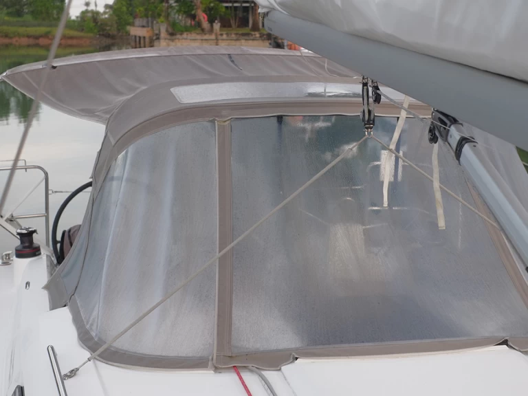 Pronájem Plachetnice Bénéteau s licencí