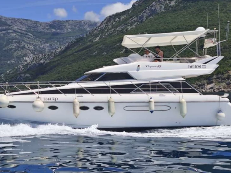 Pronájem Motorová loď Dyna s licencí