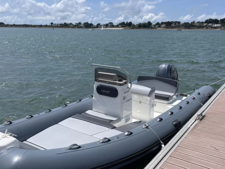 Pronájem Polotuhá loď Lomac s licencí