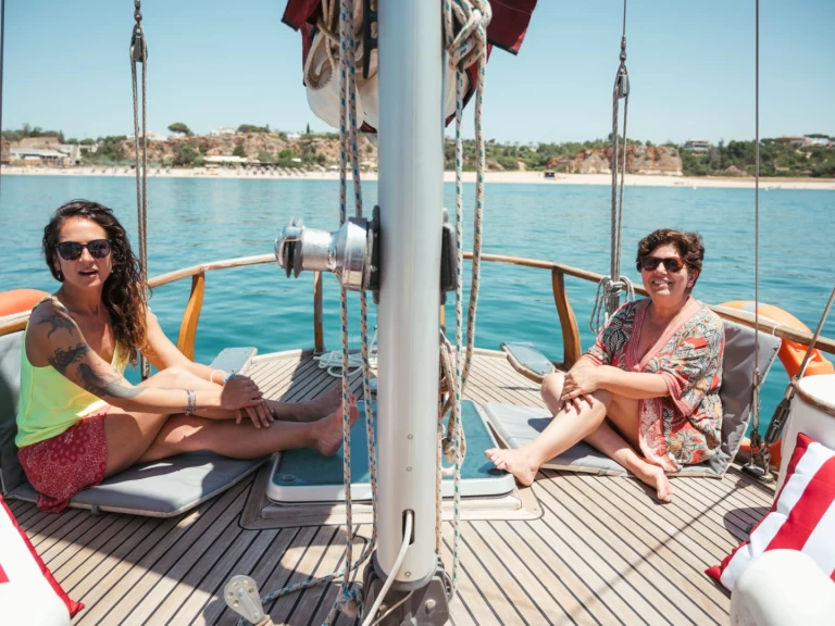 Pronájem lodi endurance 43 v Portimão na Samboatu