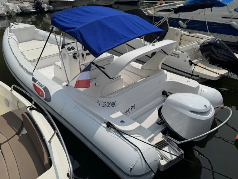 Pronajmout Polotuhá loď se skipperem či ne Selva v Mandelieu-la-Napoule