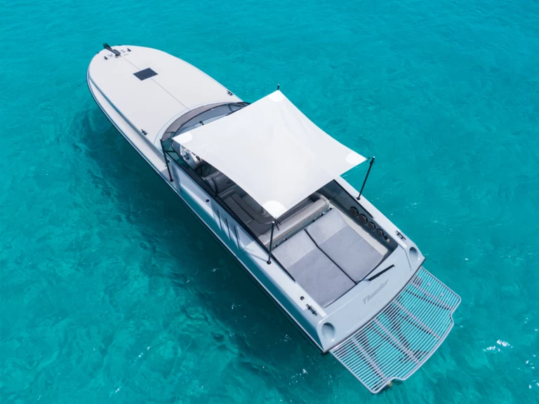 Pronájem Motorová loď Magnum s licencí