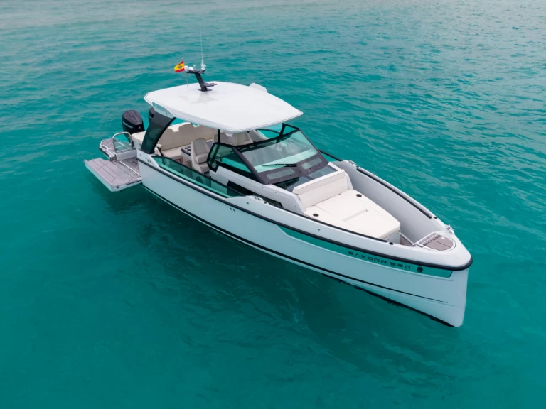 Saxdor Saxdor 320 GTO jednotlivci a charterové společnosti v Ibiza Town