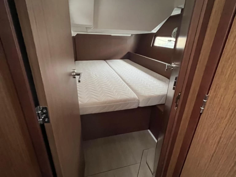 Pronájem lodi Furnari lákavé ceny Oceanis 46.1