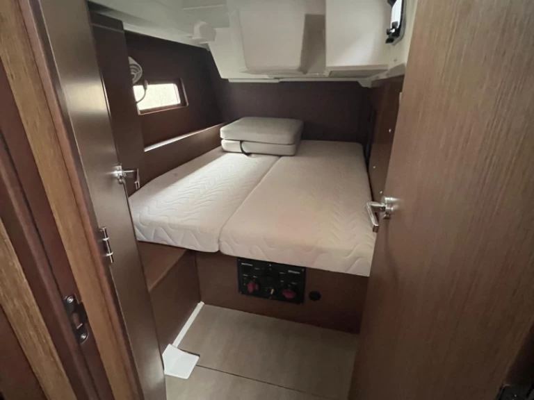 Pronajmout Plachetnice se skipperem či ne Bénéteau v Furnari