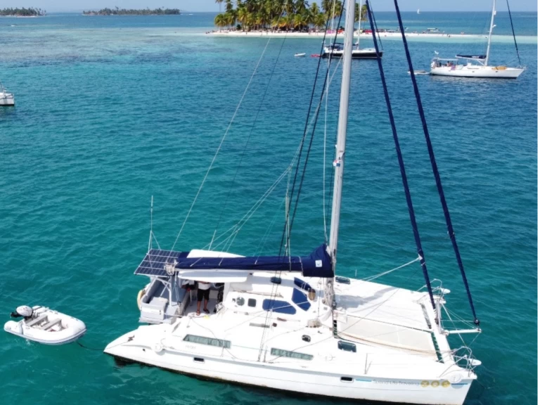 Edel Edel Cat 36 jednotlivci a charterové společnosti v Porroig