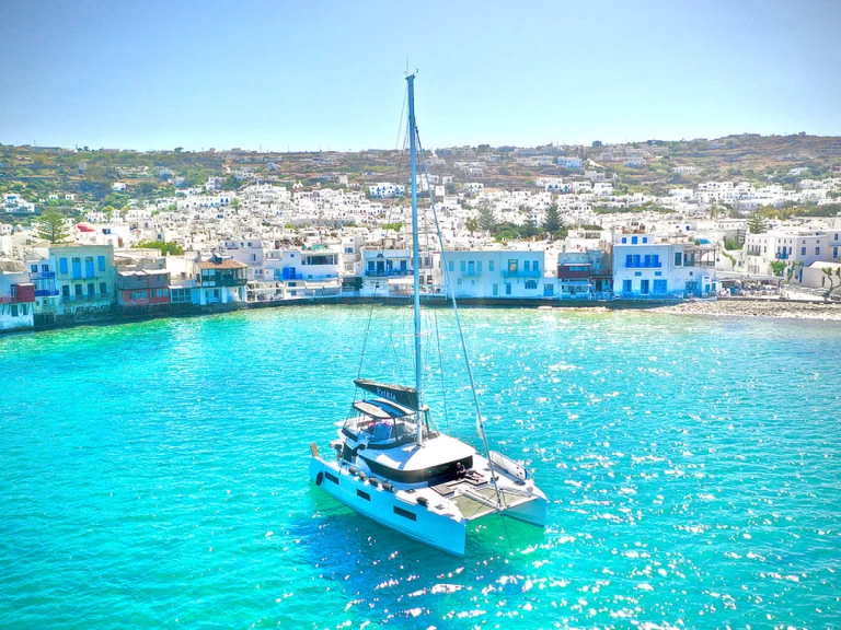 Pronájem lodi Paros (ostrov) lákavé ceny Lagoon 46