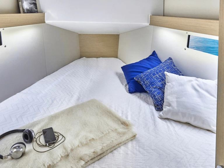 Bénéteau Oceanis 34.1 jednotlivci a charterové společnosti v Lefkáda