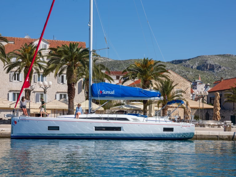 Bénéteau Oceanis 461 jednotlivci a charterové společnosti v Piraeus