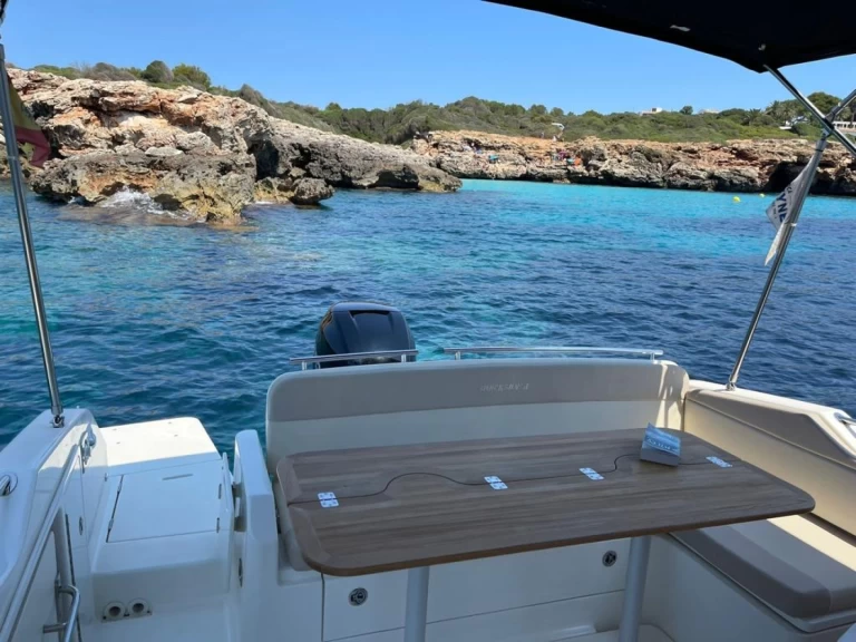 Pronájem lodi Ibiza Town lákavé ceny Activ 875 Sundeck