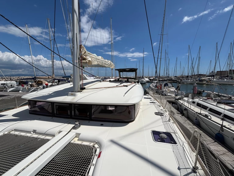 Pronajmout Katamarán se skipperem či ne Lagoon v Piombino