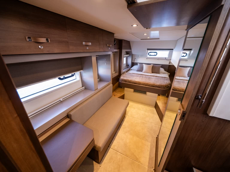 Pronajmout si Bali Bali 4.6 (owner's version) v Paros (ostrov)