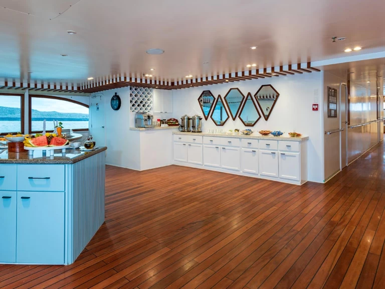  Power Cat - Ocean Spray jednotlivci a charterové společnosti v Puerto Baquerizo Moreno