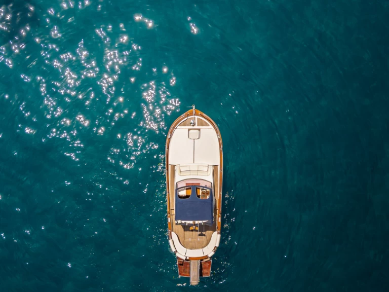 Pronájem Motorová loď Tecnonautica s licencí