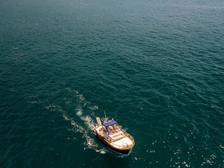 Pronájem jachty v Sorrento -Tecnonautica Jeranto Classic na Samboatu