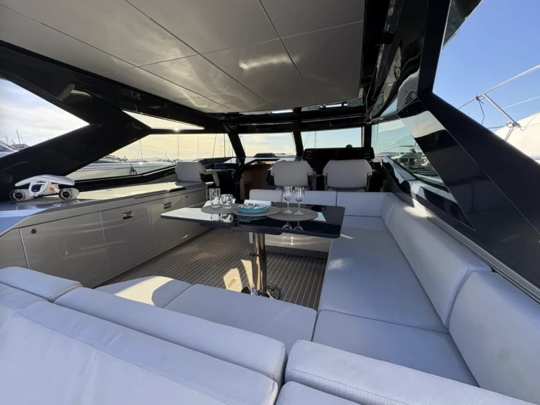 Santasevera 52 jednotlivci a charterové společnosti v Sag Harbor