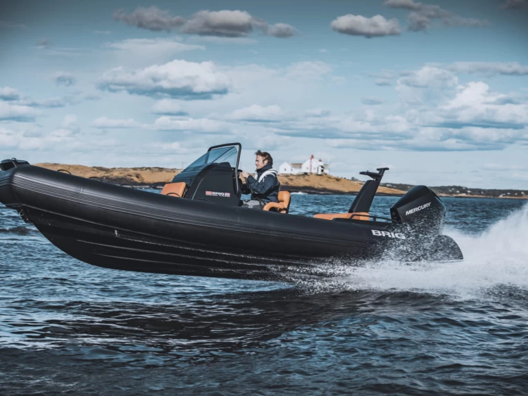 Pronájem Polotuhá loď Brig s licencí