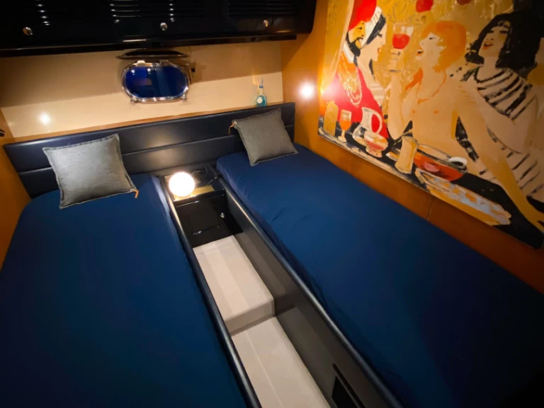 Pronájem Motorová loď Cantieri Di Pisa s licencí