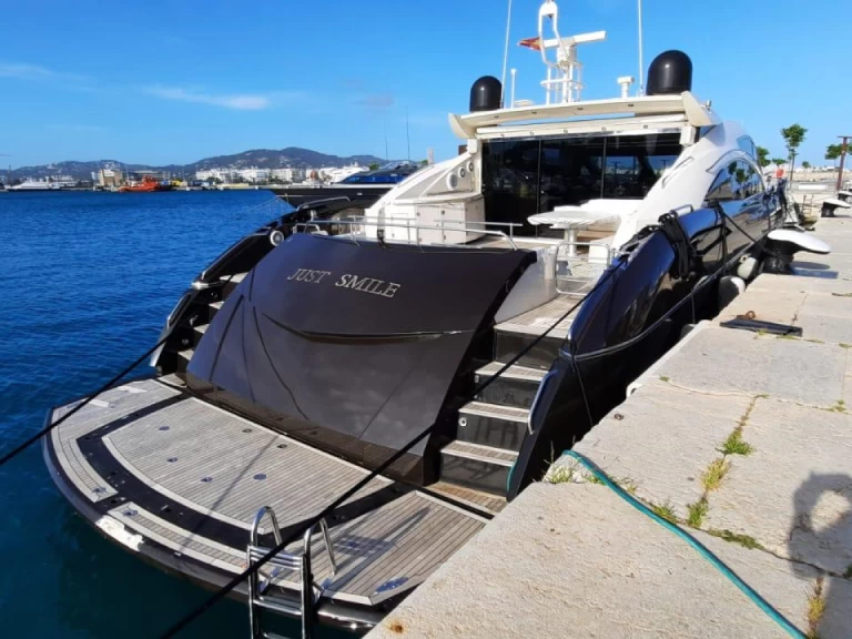 Pronájem lodi Ibiza Town lákavé ceny Predator 82