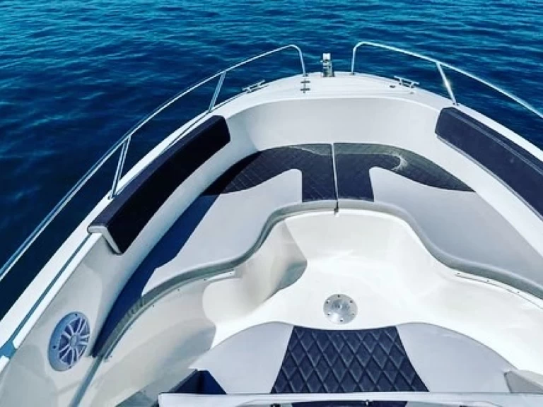 Pronájem lodi Atlantic open 670 v Trogir na Samboatu