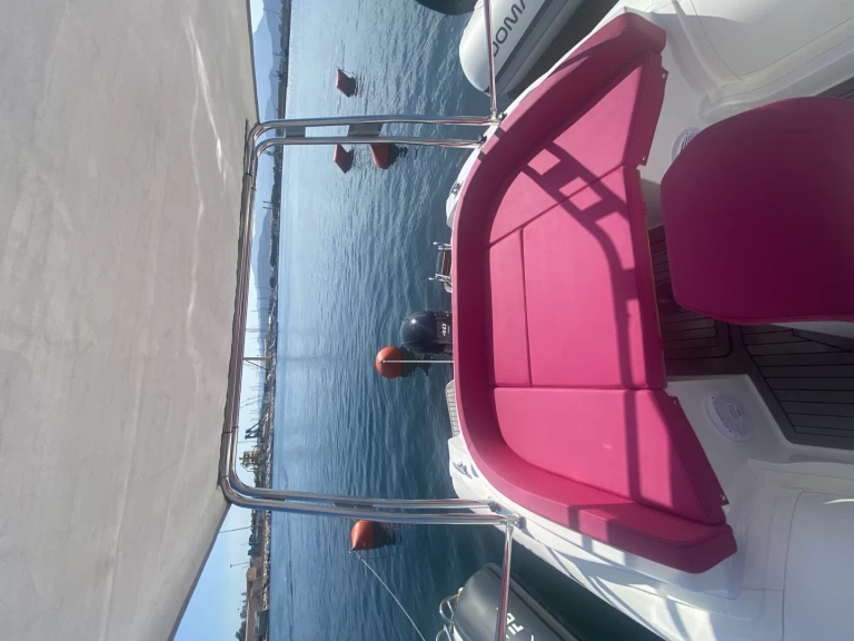 Pronájem Polotuhá loď v Arbatax -Domar F6.5 Domar F6.5