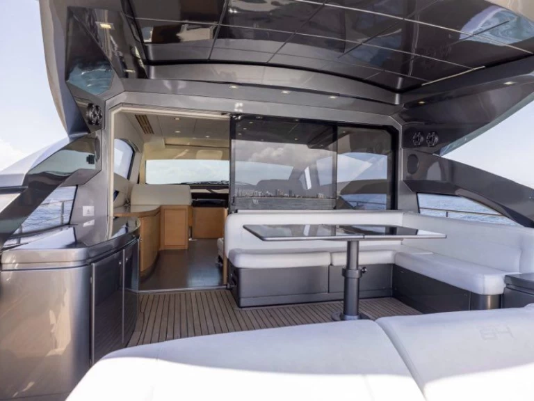 Pronájem Motorová loď v Antibes -Pershing Pershing 64