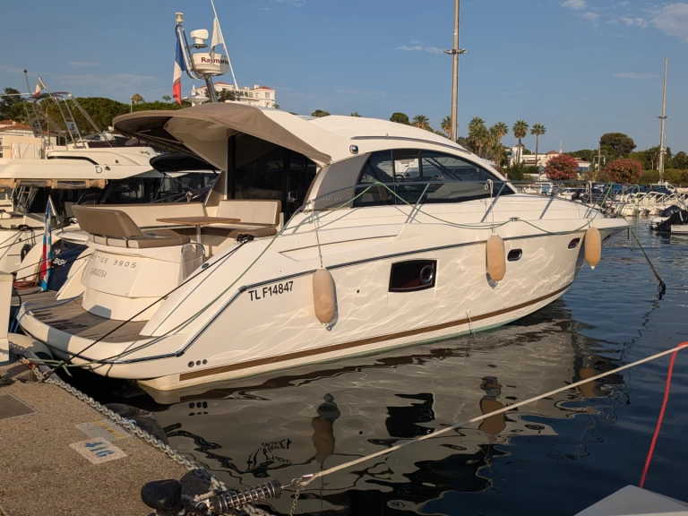 Pronájem lodi Juan-les-Pins lákavé ceny Prestige 390 S