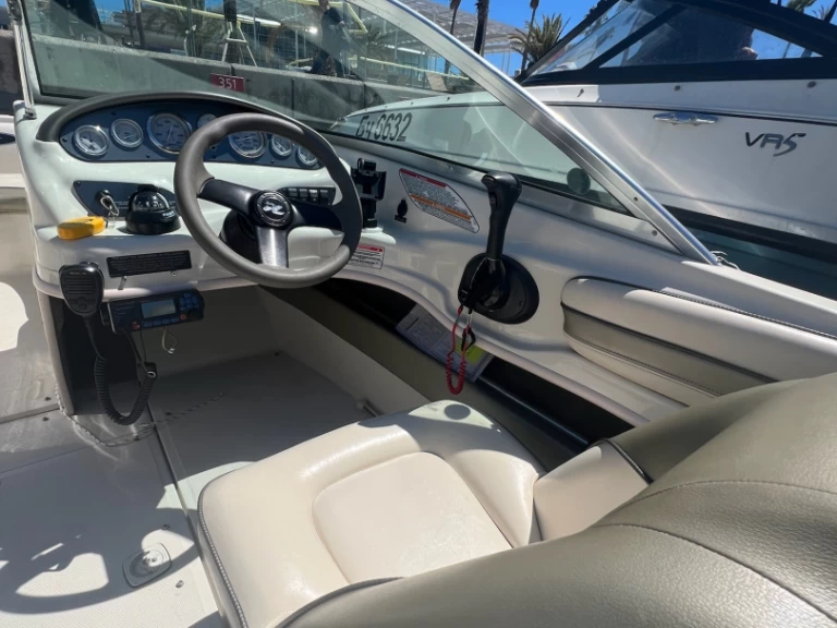 Pronajmout si Sea Ray Sea Ray 195 Sport v Barcelona