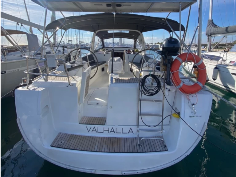 Pronajmout si Bénéteau Oceanis 500 v Sitges