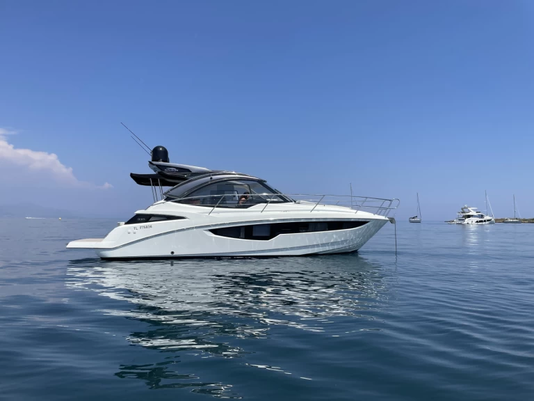 Galeon Galeon 335 HTS jednotlivci a charterové společnosti v Antibes