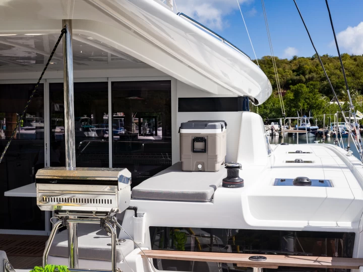 Pronájem jachty v Tortola -Lagoon Lagoon na Samboatu