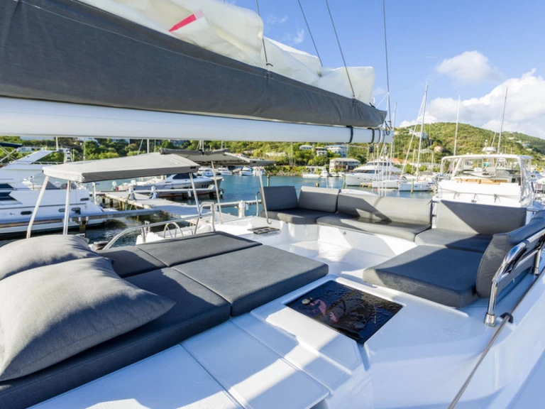 Pronájem lodi Fountaine Pajot Elba 45 v Tortola na Samboatu