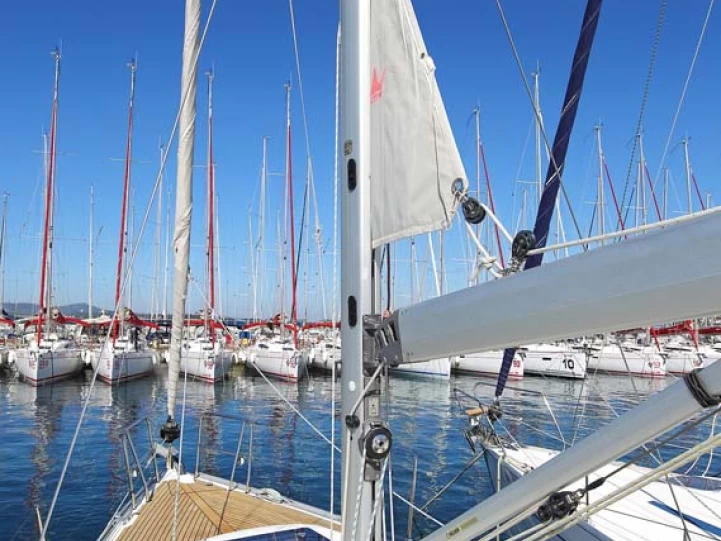 Pronájem lodi Bavaria Cruiser 37 v Murter-Kornati na Samboatu