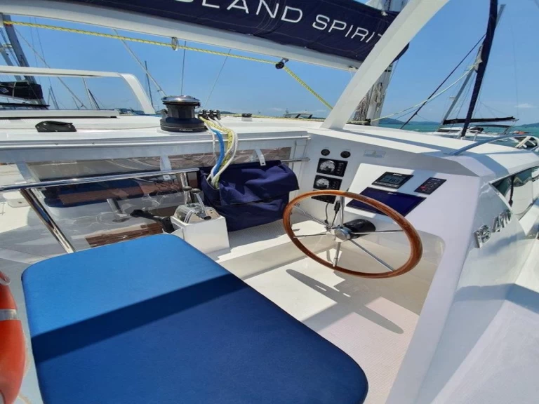 Katamarán k pronájmu v Mai Khao za nejlepší cenu