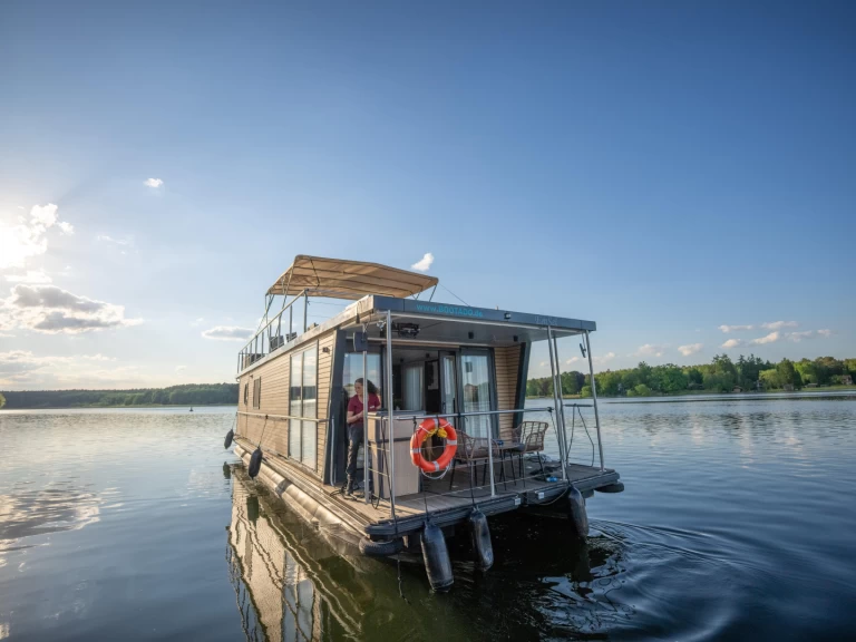 Pronajmout Říční loď se skipperem či ne WOMA v Fürstenberg/Havel