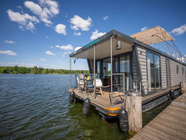 Pronajmout Říční loď se skipperem či ne WOMA v Fürstenberg/Havel