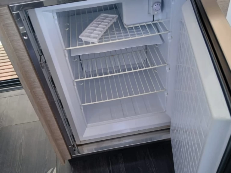 Pronájem Katamarán v Lavrio -Fountaine Pajot Elba 45