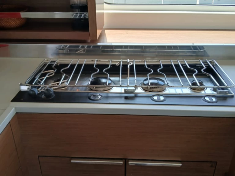 Pronájem Katamarán Lagoon s licencí