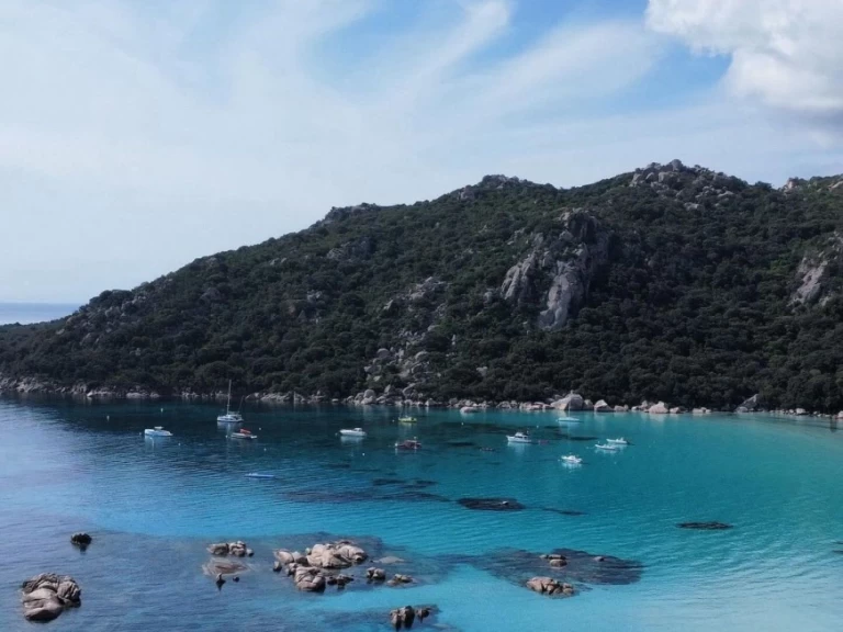 Pronájem lodi Porto-Vecchio lákavé ceny Salpa Soleil 30