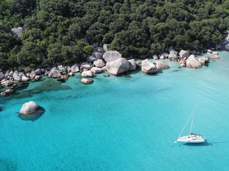 Pronájem Polotuhá loď v Porto-Vecchio -Salpa Salpa Soleil 30