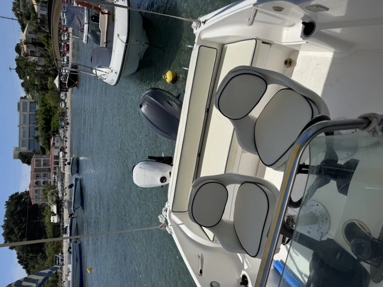 Olympic 520 jednotlivci a charterové společnosti v Zakynthos 