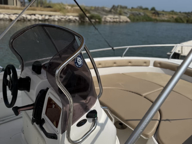 Pronajmout Motorová loď se skipperem či ne Ranieri v Carnon-Plage