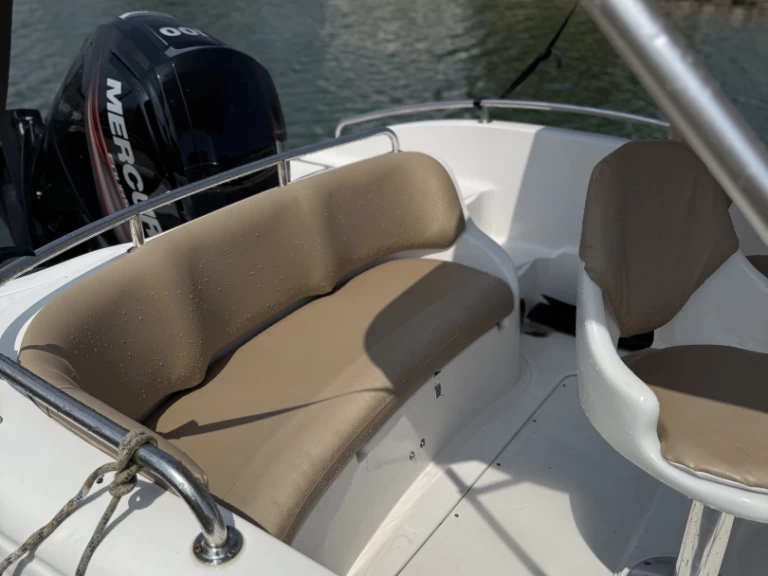 Motorová loď k pronájmu v Carnon-Plage za nejlepší cenu