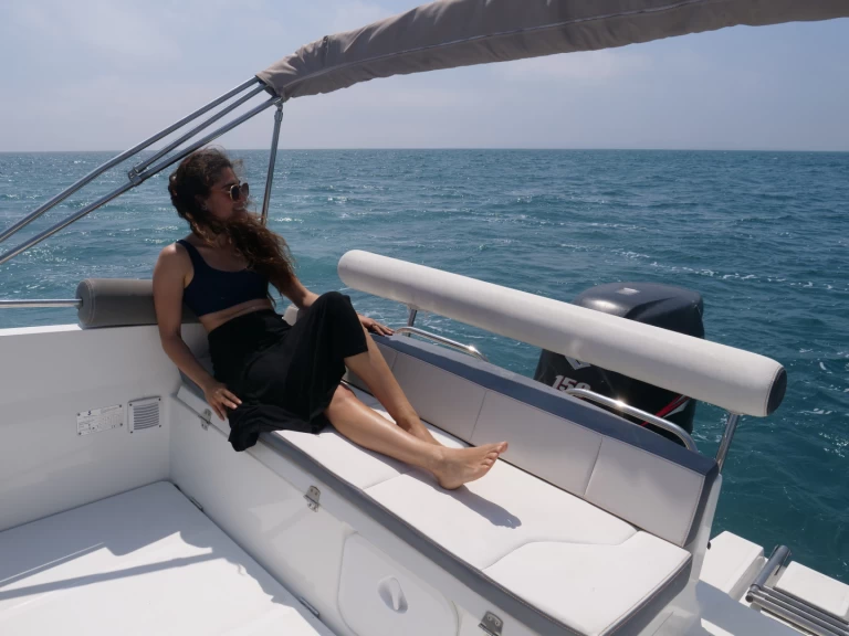 Pronájem lodi Empuriabrava lákavé ceny Flyer 6.6 SPACEdeck